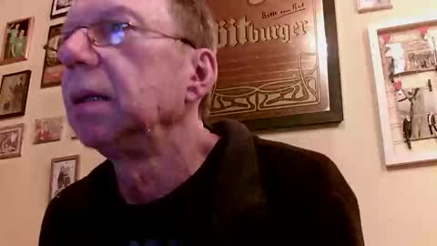 Snapshot of 64shorty chatting on 10.08.25 64shorty online show from 10.08.25