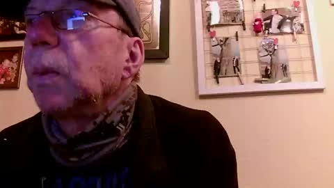 Snapshot of 64shorty chatting on 10.09.25 64shorty online show from 10.09.25