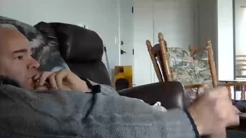 Snapshot of 66bear chatting on 10.13.25 66bear online show from 10.13.25