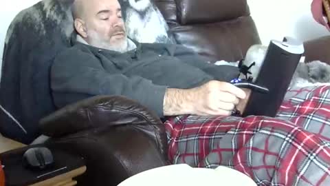 Snapshot of 66bear chatting on 11.22.25 66bear online show from 11.22.25