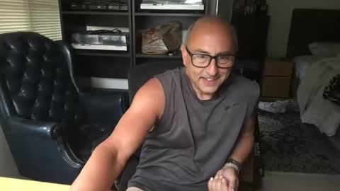 daddy vegas  for single women and couples here online show from 07.15.26