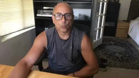 daddy vegas  for single women and couples here online show from 08.04.26
