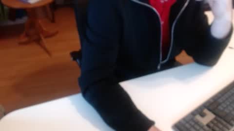 Snapshot of 69pifpaf chatting on 12.19.24 69pifpaf online show from 12.19.24