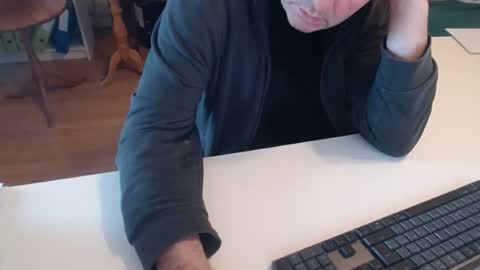 Snapshot of 69pifpaf chatting on 02.20.25 69pifpaf online show from 02.20.25