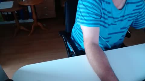 Snapshot of 69pifpaf chatting on 09.10.25 69pifpaf online show from 09.10.25