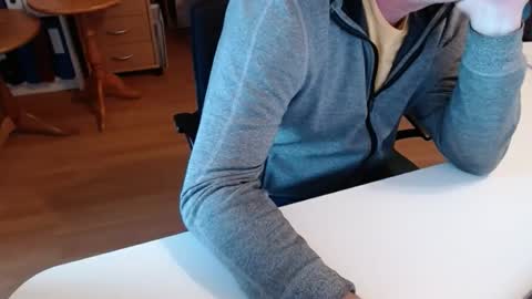 Snapshot of 69pifpaf chatting on 10.04.25 69pifpaf online show from 10.04.25