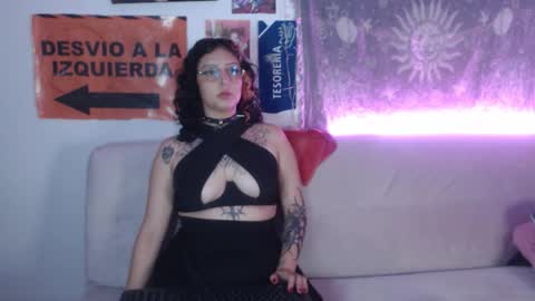 Snapshot of 6mey6mey6 chatting on 12.20.25 6mey6mey6 online show from 12.20.25