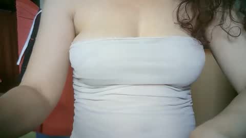 Snapshot of 77lilu chatting on 05.17.26 Lilu online show from 05.17.26
