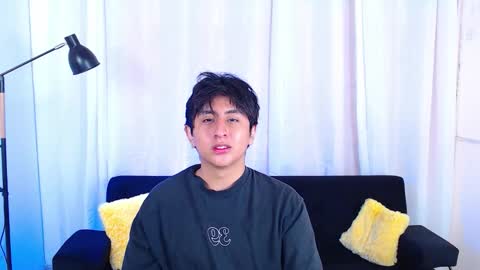 Snapshot of 7zyan chatting on 12.14.25 zyan online show from 12.14.25