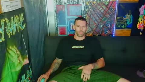 Snapshot of 8inspyder chatting on 10.01.25 EvelDicknievel1 online show from 10.01.25
