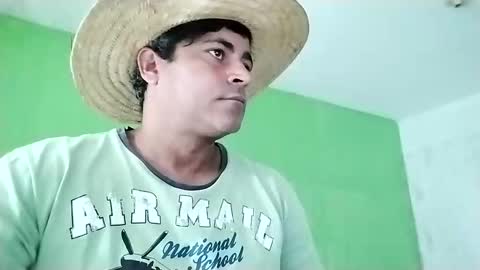 Snapshot of 9vinhocamshow chatting on 01.17.25 9vinhocamshow online show from 01.17.25