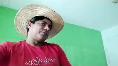 Snapshot of 9vinhocamshow chatting on 01.19.25 9vinhocamshow online show from 01.19.25