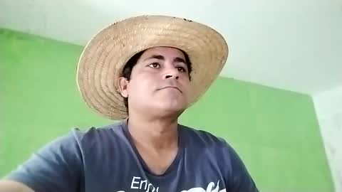 Snapshot of 9vinhocamshow chatting on 01.26.25 9vinhocamshow online show from 01.26.25