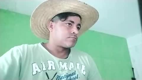 Snapshot of 9vinhocamshow chatting on 02.02.25 9vinhocamshow online show from 02.02.25