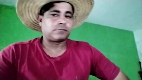 Snapshot of 9vinhocamshow chatting on 02.05.25 9vinhocamshow online show from 02.05.25