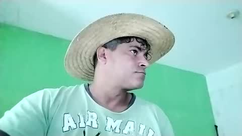 Snapshot of 9vinhocamshow chatting on 02.07.25 9vinhocamshow online show from 02.07.25