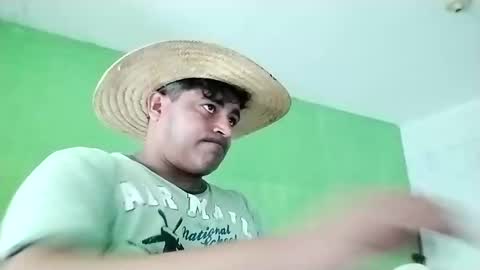 Snapshot of 9vinhocamshow chatting on 02.08.25 9vinhocamshow online show from 02.08.25