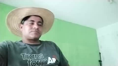 Snapshot of 9vinhocamshow chatting on 02.15.25 9vinhocamshow online show from 02.15.25