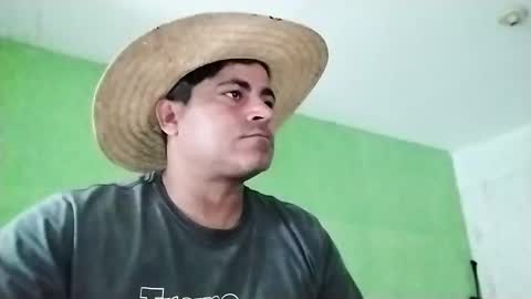 Snapshot of 9vinhocamshow chatting on 02.17.25 9vinhocamshow online show from 02.17.25