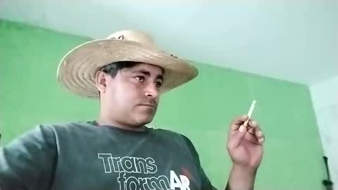 Snapshot of 9vinhocamshow chatting on 02.19.25 9vinhocamshow online show from 02.19.25