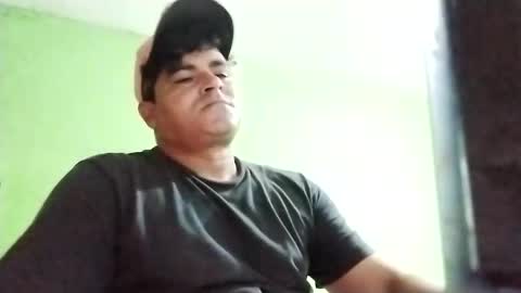 Snapshot of 9vinhocamshow chatting on 02.19.25 9vinhocamshow online show from 02.19.25