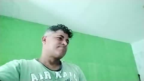 Snapshot of 9vinhocamshow chatting on 02.23.25 9vinhocamshow online show from 02.23.25