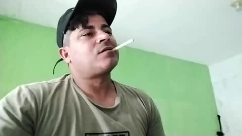 Snapshot of 9vinhocamshow chatting on 03.03.25 9vinhocamshow online show from 03.03.25