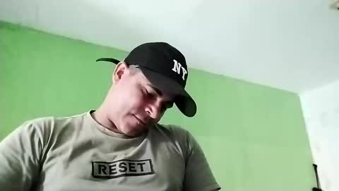 Snapshot of 9vinhocamshow chatting on 03.05.25 9vinhocamshow online show from 03.05.25