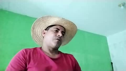 Snapshot of 9vinhocamshow chatting on 03.08.25 9vinhocamshow online show from 03.08.25