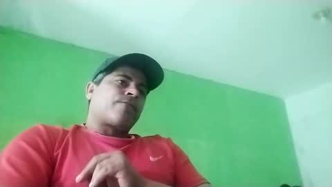 Snapshot of 9vinhocamshow chatting on 10.13.25 9vinhocamshow online show from 10.13.25