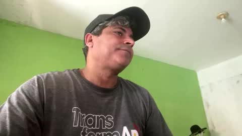 Snapshot of 9vinhocamshow chatting on 10.15.25 9vinhocamshow online show from 10.15.25