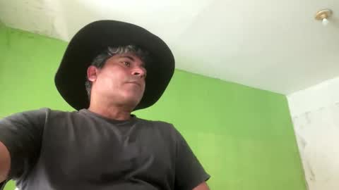 Snapshot of 9vinhocamshow chatting on 10.24.25 9vinhocamshow online show from 10.24.25