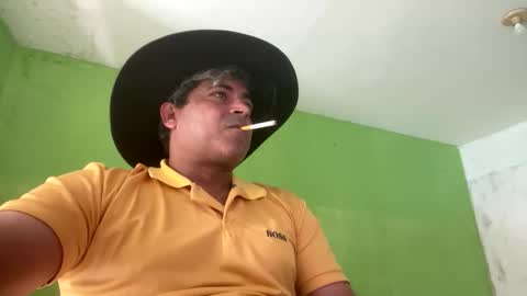 Snapshot of 9vinhocamshow chatting on 11.02.25 9vinhocamshow online show from 11.02.25