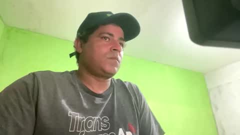 Snapshot of 9vinhocamshow chatting on 11.16.25 9vinhocamshow online show from 11.16.25