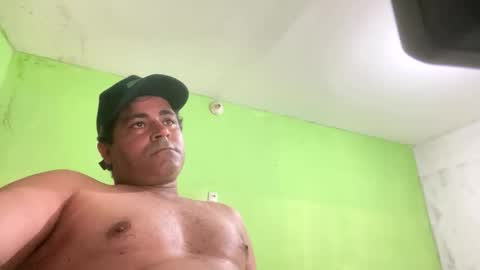 Snapshot of 9vinhocamshow chatting on 11.17.25 9vinhocamshow online show from 11.17.25