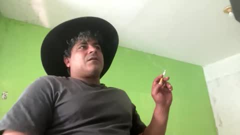 Snapshot of 9vinhocamshow chatting on 11.18.25 9vinhocamshow online show from 11.18.25