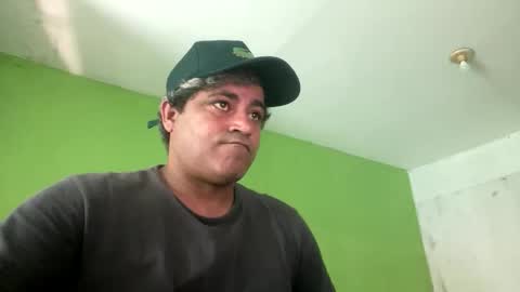 Snapshot of 9vinhocamshow chatting on 11.25.25 9vinhocamshow online show from 11.25.25