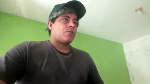 Snapshot of 9vinhocamshow chatting on 11.27.25 9vinhocamshow online show from 11.27.25