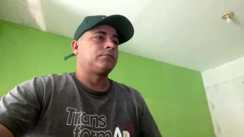 Snapshot of 9vinhocamshow chatting on 12.02.25 9vinhocamshow online show from 12.02.25