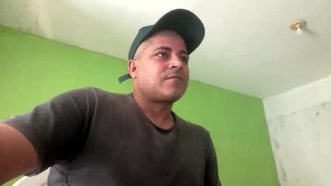 Snapshot of 9vinhocamshow chatting on 12.04.25 9vinhocamshow online show from 12.04.25