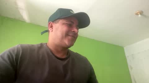 Snapshot of 9vinhocamshow chatting on 12.14.25 9vinhocamshow online show from 12.14.25