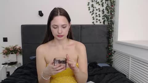 Snapshot of _52_ chatting on 09.11.25 EMILY AND MARCUS online show from 09.11.25