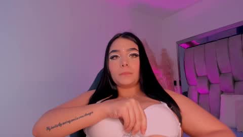 Snapshot of _abbymiller_ chatting on 10.31.25 Abbye Miller online show from 10.31.25