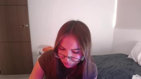 Snapshot of _abbyyyy_ chatting on 11.25.25 abby 3 online show from 11.25.25