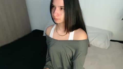 Snapshot of _abrill_20 chatting on 10.27.25 _abrill_20 online show from 10.27.25