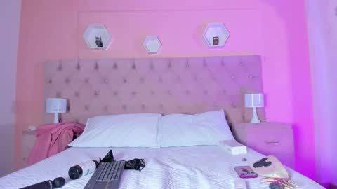 Agatha online show from 01.05.25