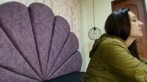 Snapshot of _alaia_collway_ chatting on 10.28.25 Alaia online show from 10.28.25