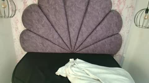 Snapshot of _alaia_collway_ chatting on 11.06.25 Alaia online show from 11.06.25