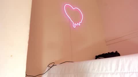 _aleja_x online show from 10.14.25