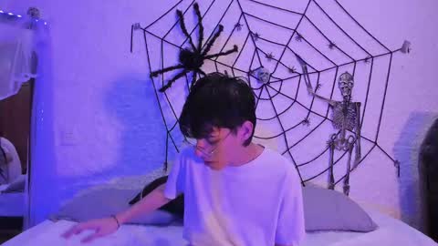 Snapshot of _alexandersawyer_ chatting on 10.08.25 Alexander online show from 10.08.25